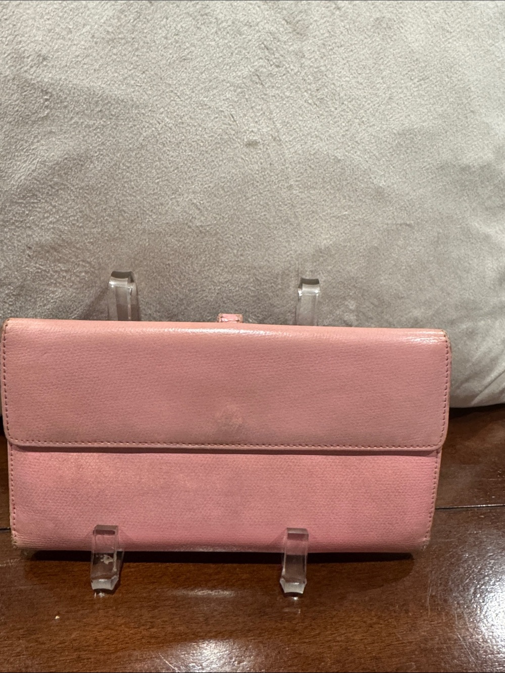 CHANEL Pink Leather Snap Wallet with Gold-Tone CC Accent - Picture 4 of 10
